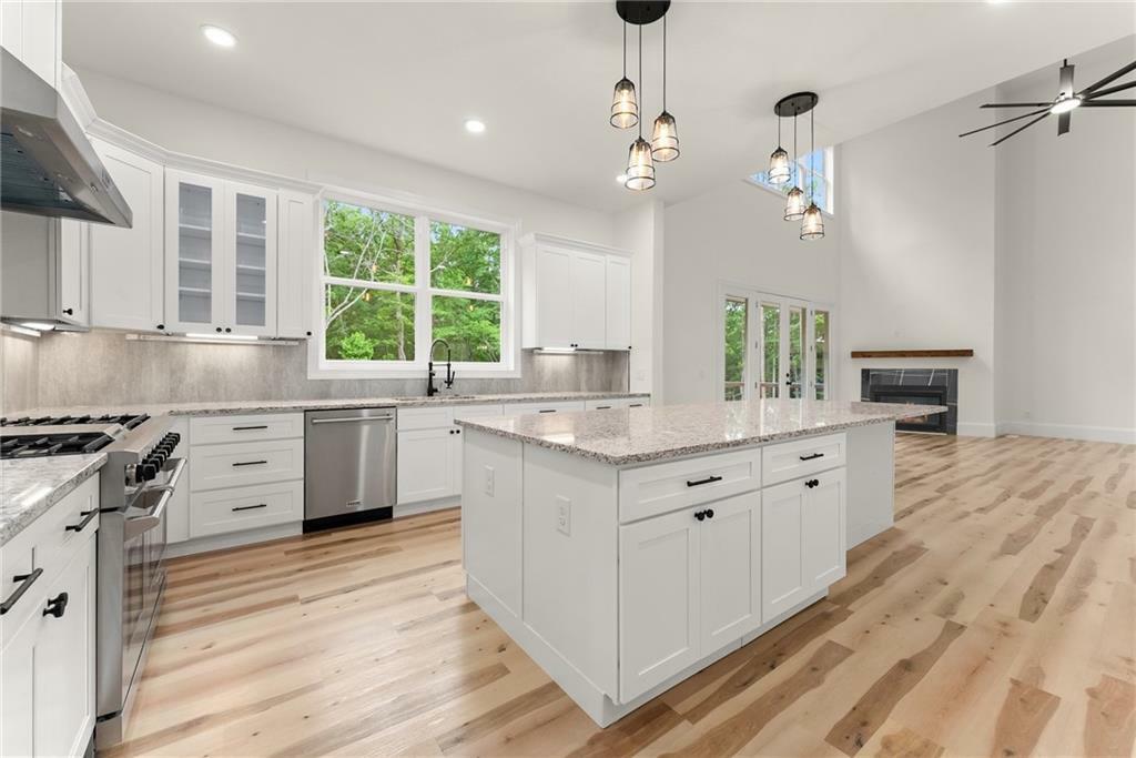Property Photo: 305 Etowah Cove Road GA 30533