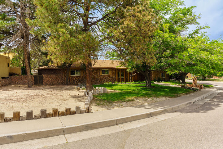 Property Photo: 1815 Newton Place NE NM 87106
