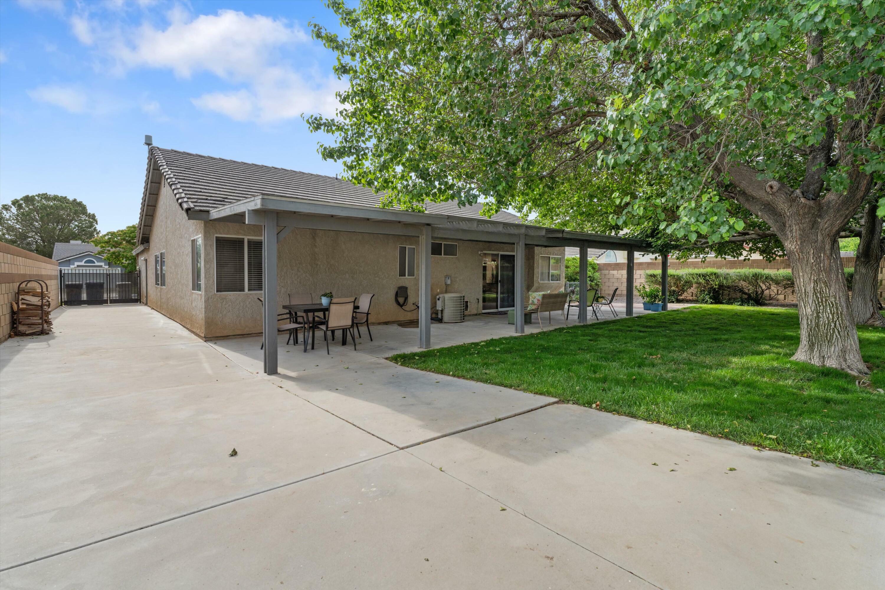Property Photo:  44055 Colony Drive  CA 93536 