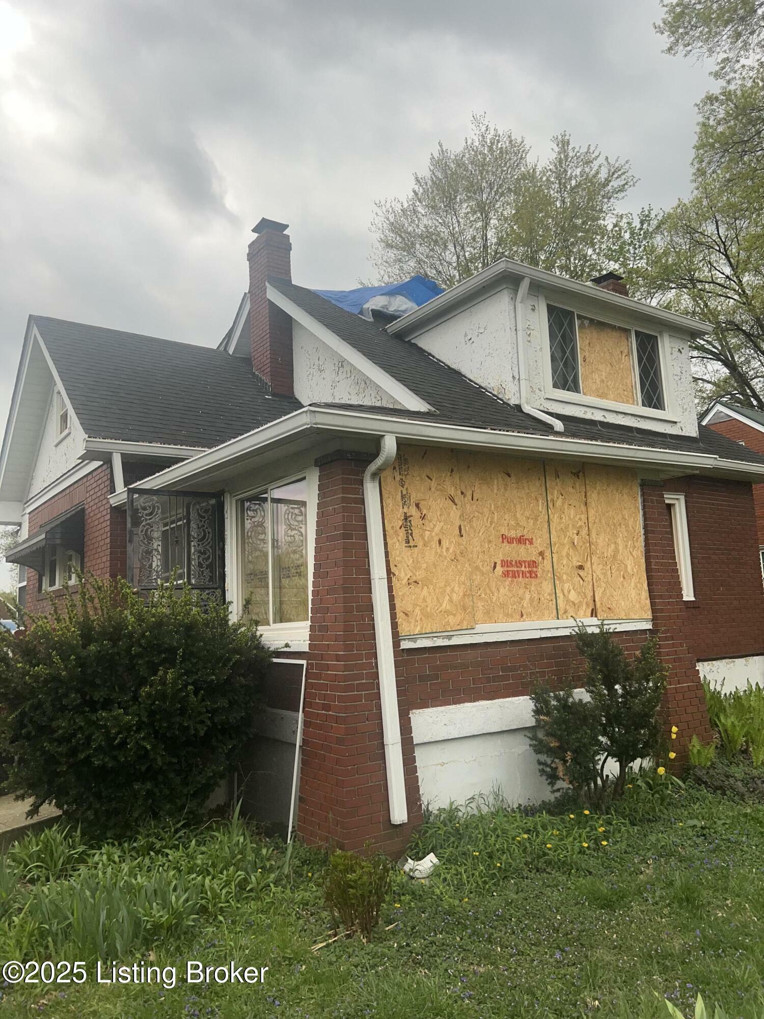 Property Photo: 1190 Bicknell Ave KY 40215