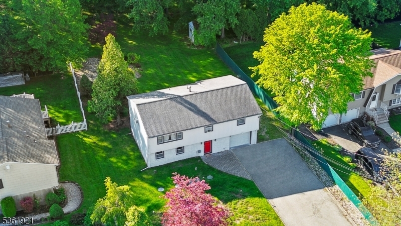 Property Photo: 8 Glencross Rd NJ 07480