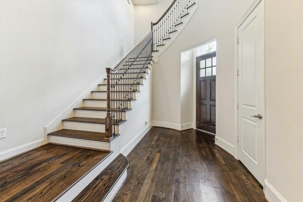 Property Photo: 1701 Wrenwood Lakes Lakes TX 77043