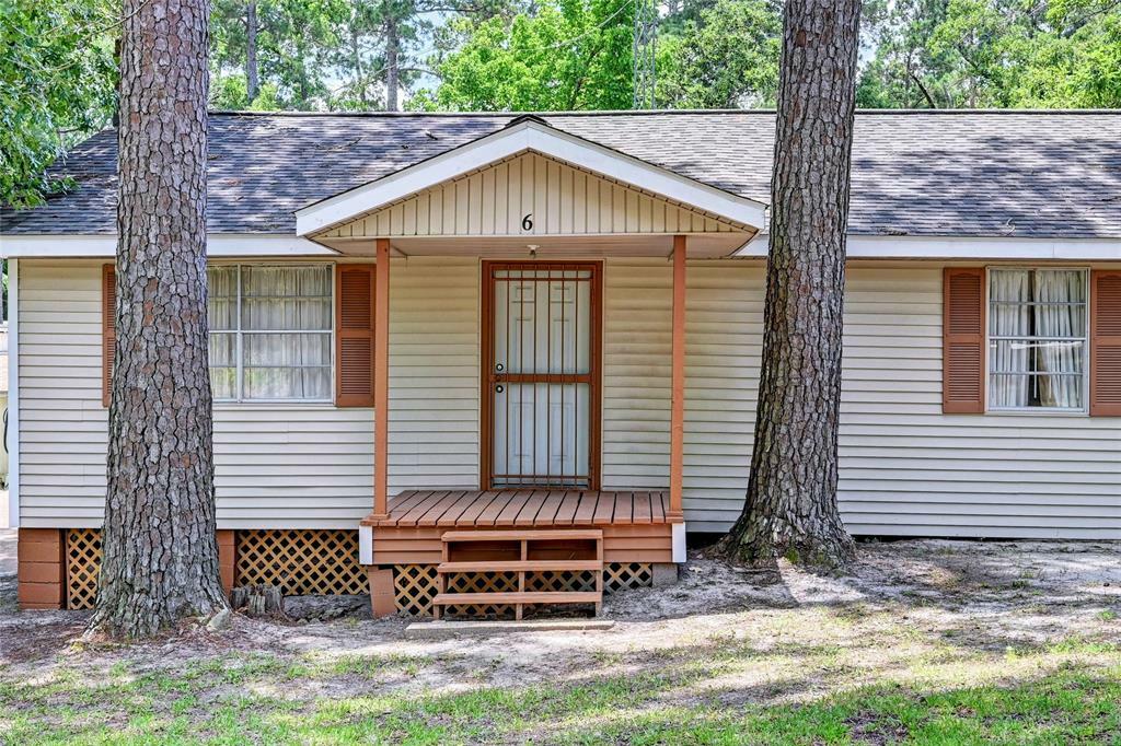 Property Photo: 6 Hickory Hollow TX 77320