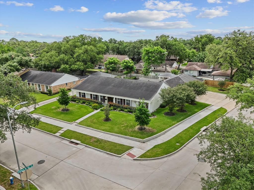 Property Photo: 7723 Meadowbriar Lane TX 77063