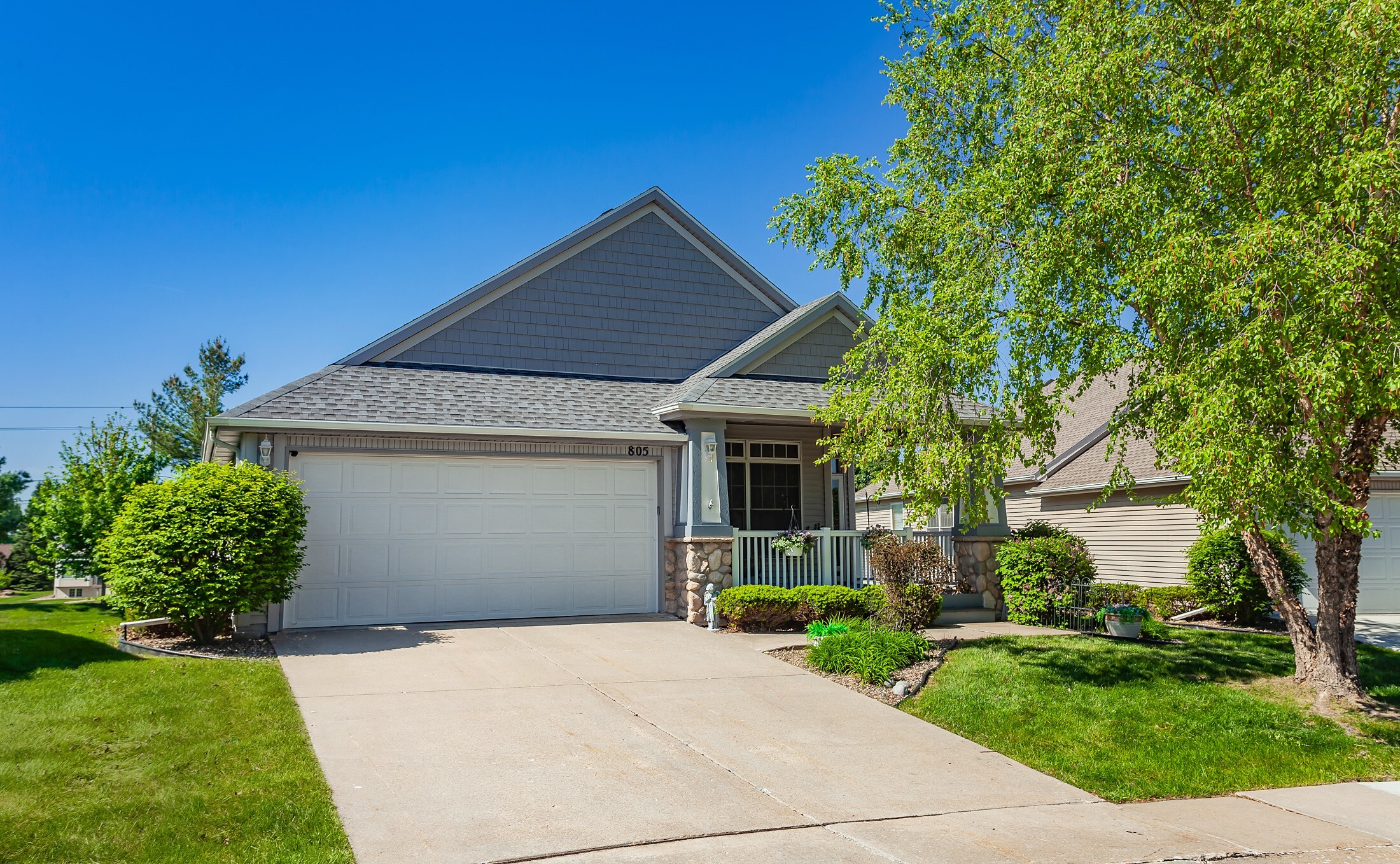 Property Photo: 805 NE Rosewood Lane IA 50021