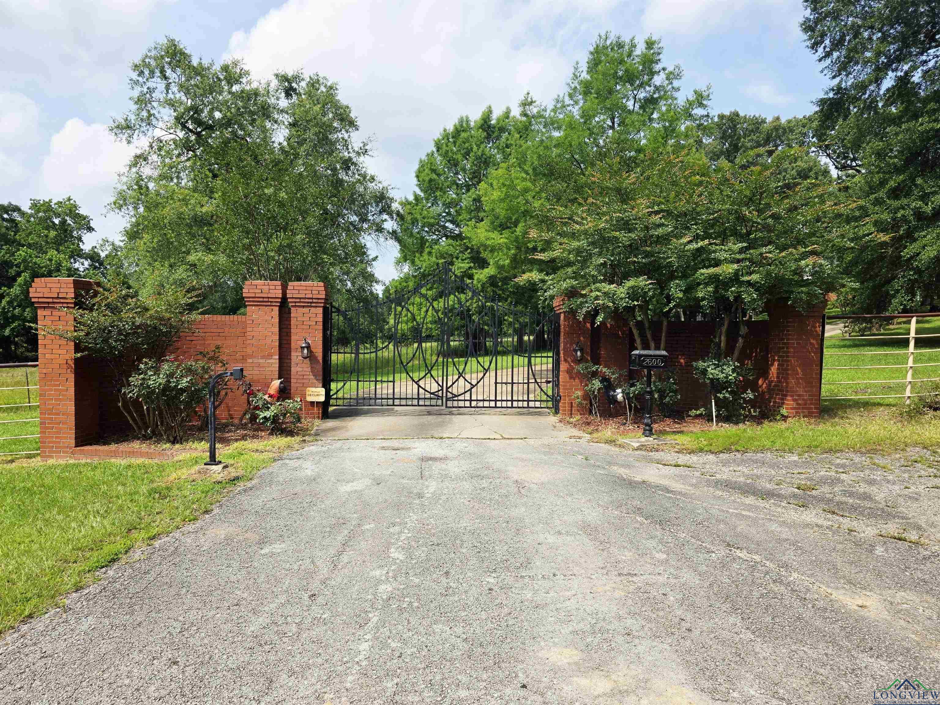 Property Photo: 2600 E Loop 281 75605-8402
