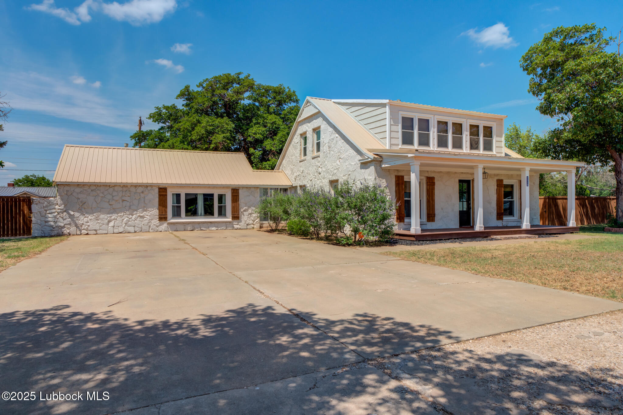 Property Photo: 5320 25th Street TX 79407