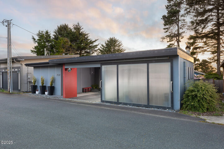 Property Photo: 3109 NW Neptune OR 97367