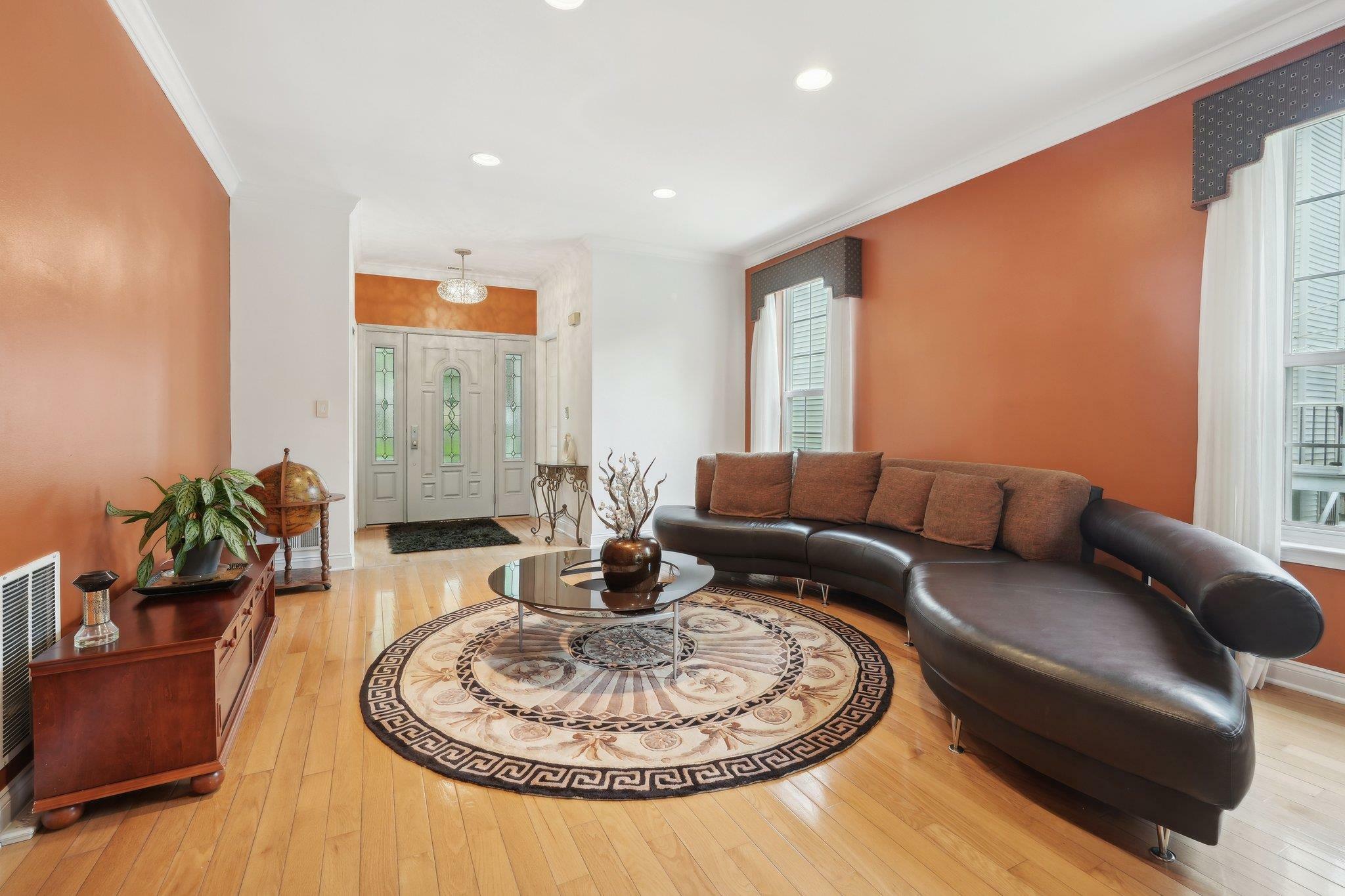 Property Photo: 198 Benefield Lane 198 Benefield Lane Boulevard NY 10566