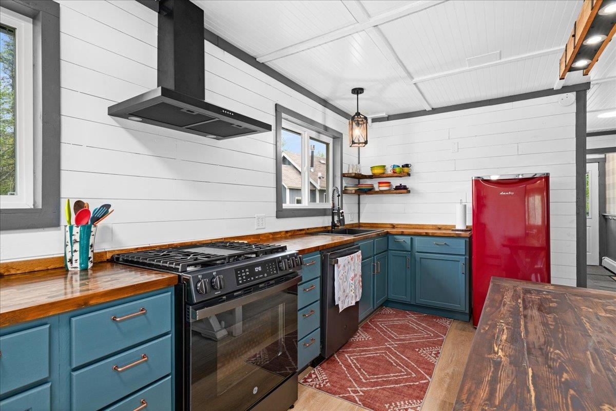 Property Photo: 5923 North Shore Dr MN 55804