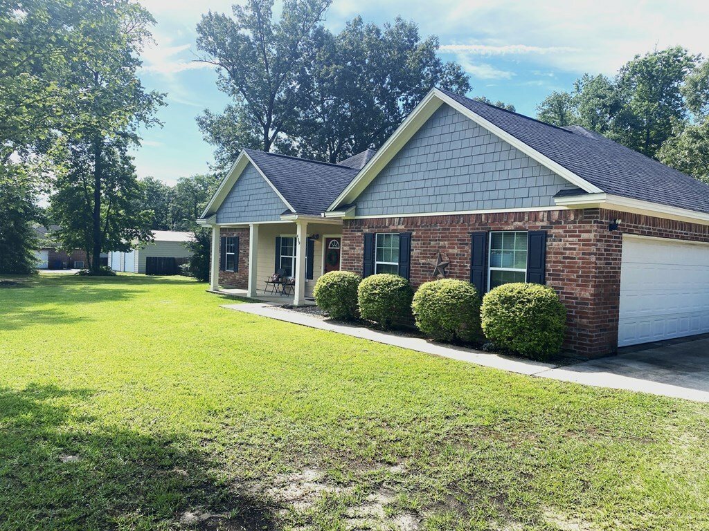 Property Photo: 429 Derek Road TX 75904