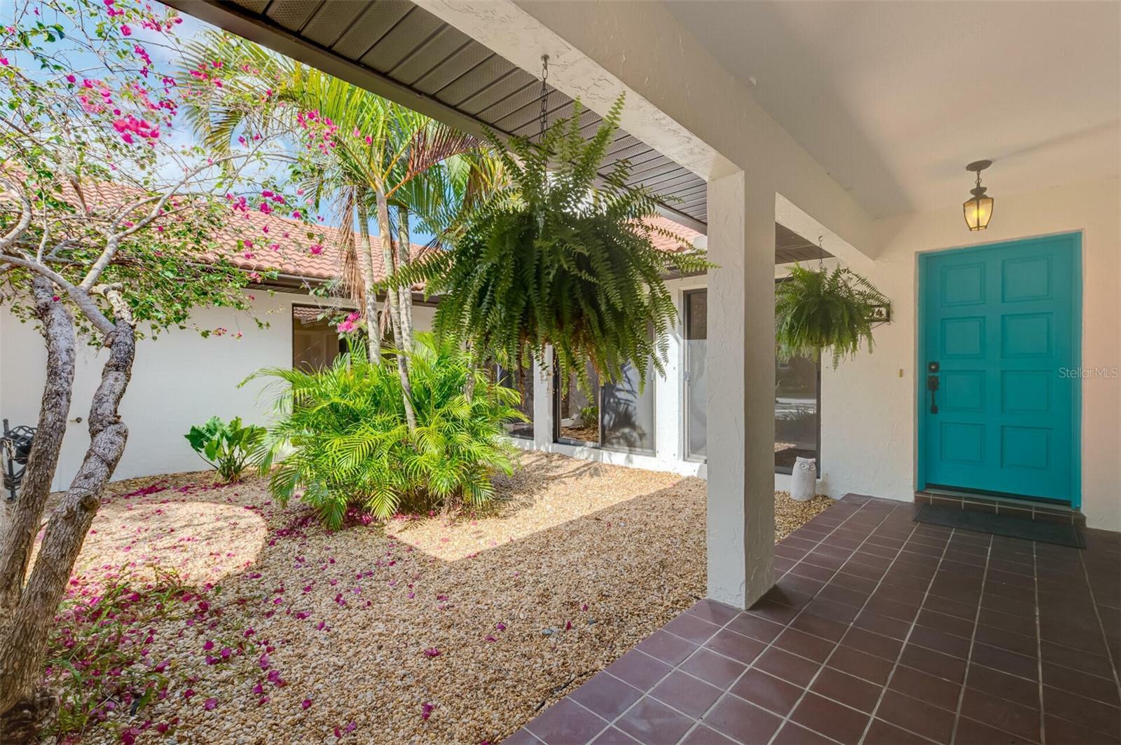 Property Photo:  2504 Tanglewood Drive  FL 34239 