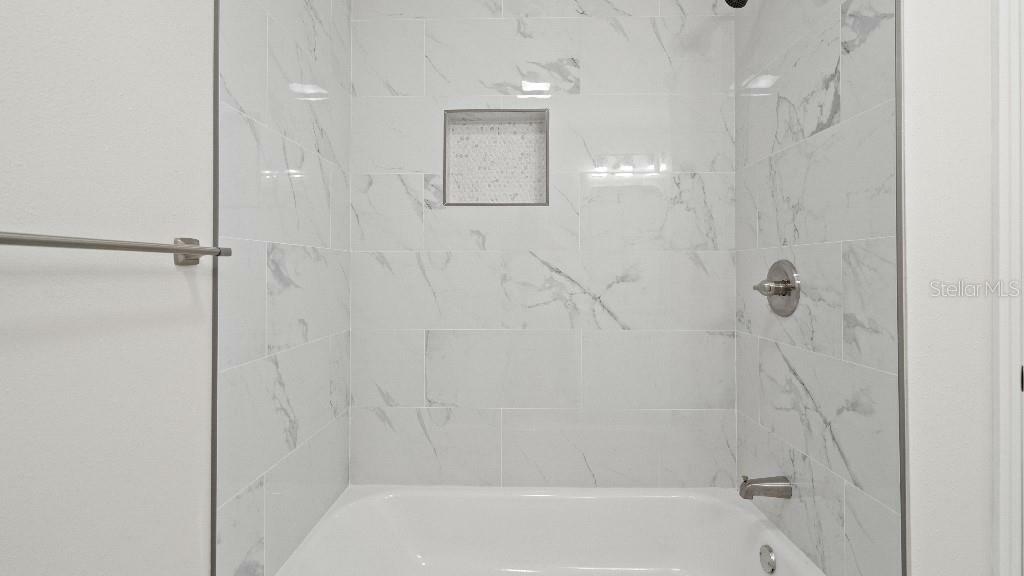 Property Photo: 1024 Spindle Palm Way FL 33572