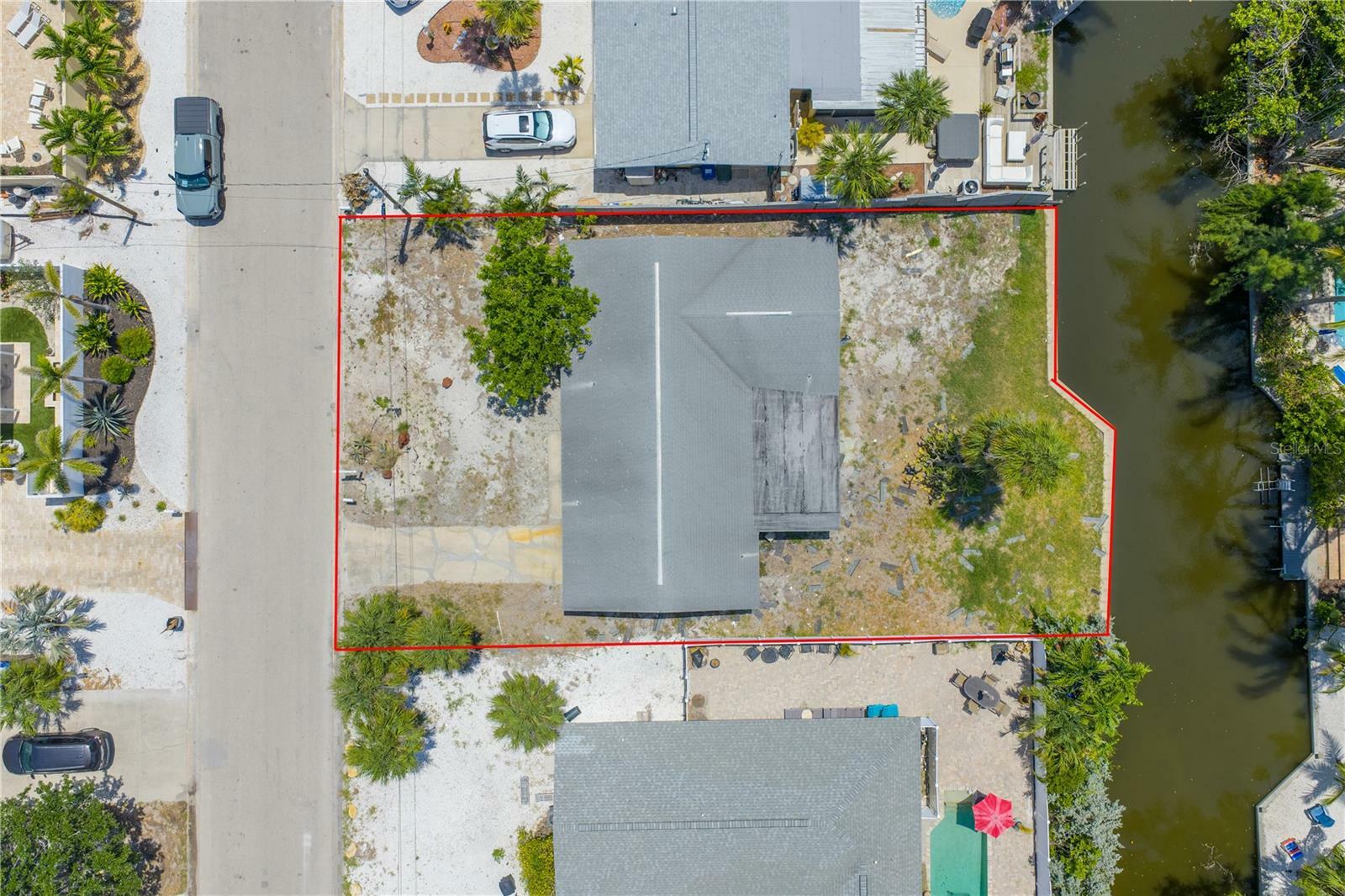 Property Photo: 310 Avenida Milano FL 34242