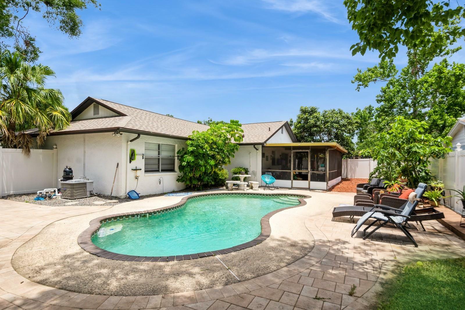 Property Photo: 15801 Cottontail Place FL 33624