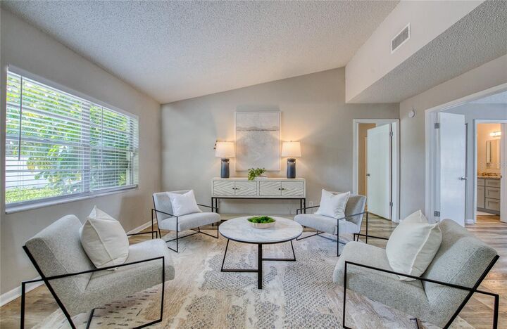 Property Photo: 15801 Cottontail Place FL 33624
