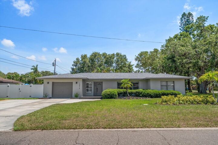 Property Photo:  13514 Oval Drive W  FL 33774 