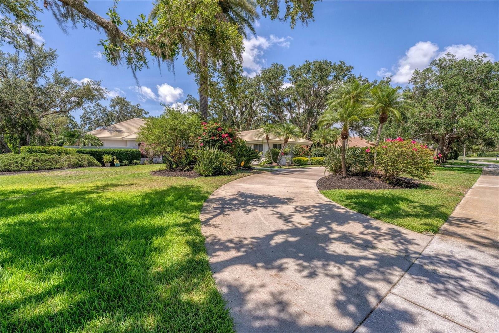 Property Photo: 2914 Dick Wilson Drive FL 34240