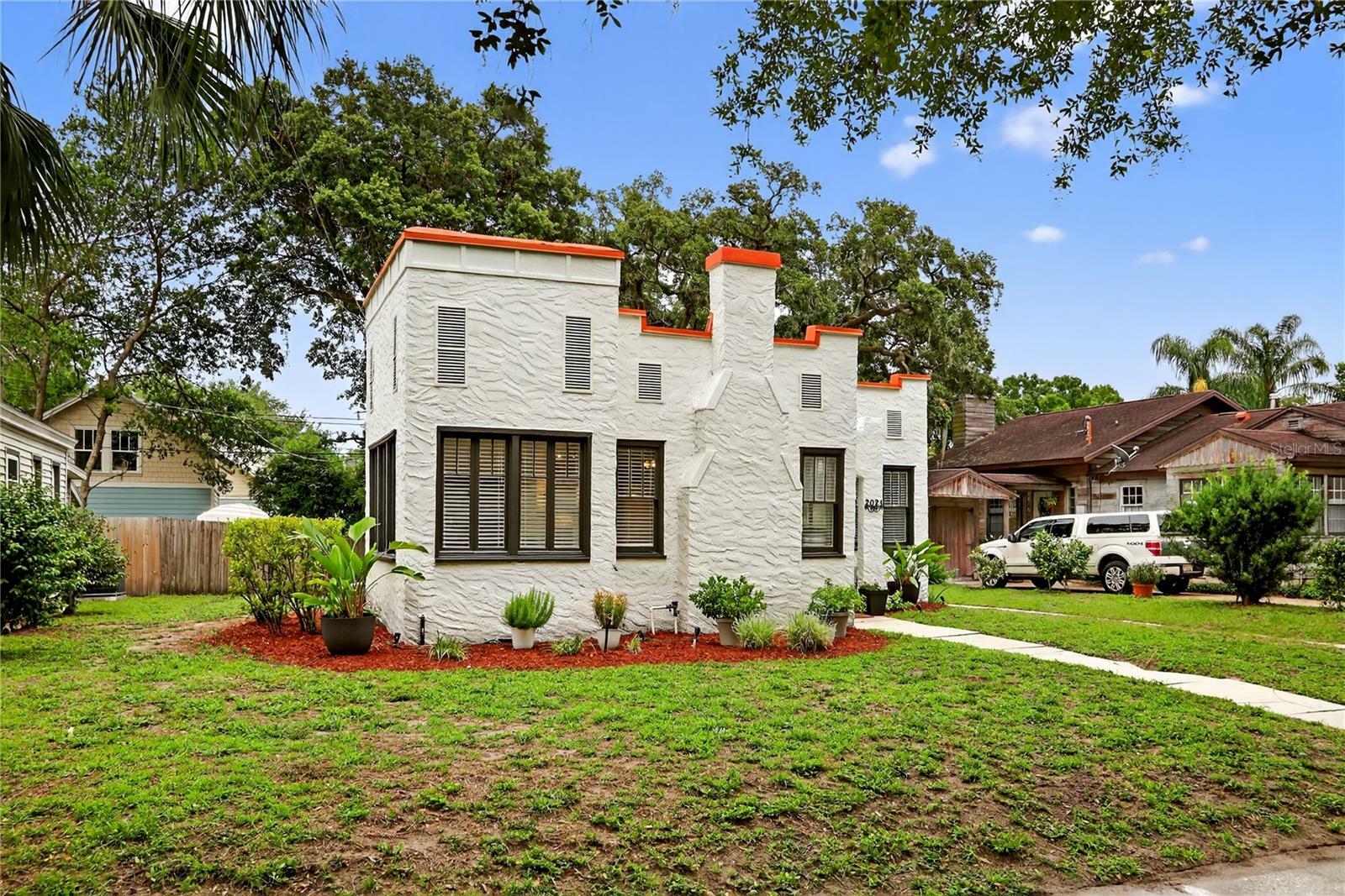 Property Photo: 2021 University Drive FL 32804