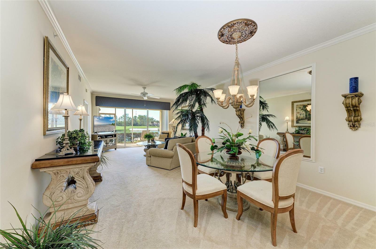 Property Photo: 8422 Wethersfield Run 103 FL 34202
