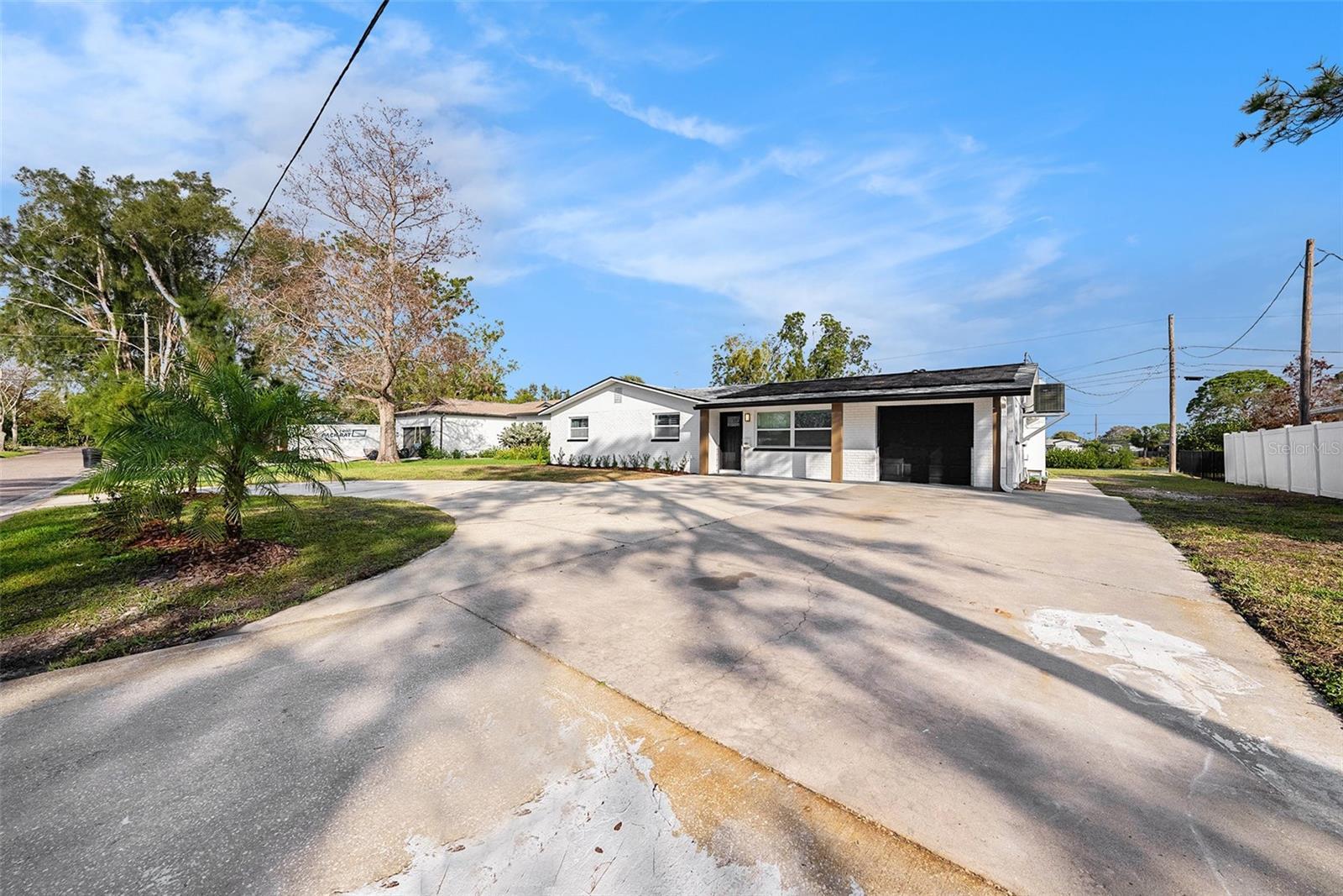 Property Photo: 239 Freeport Avenue NE FL 33702