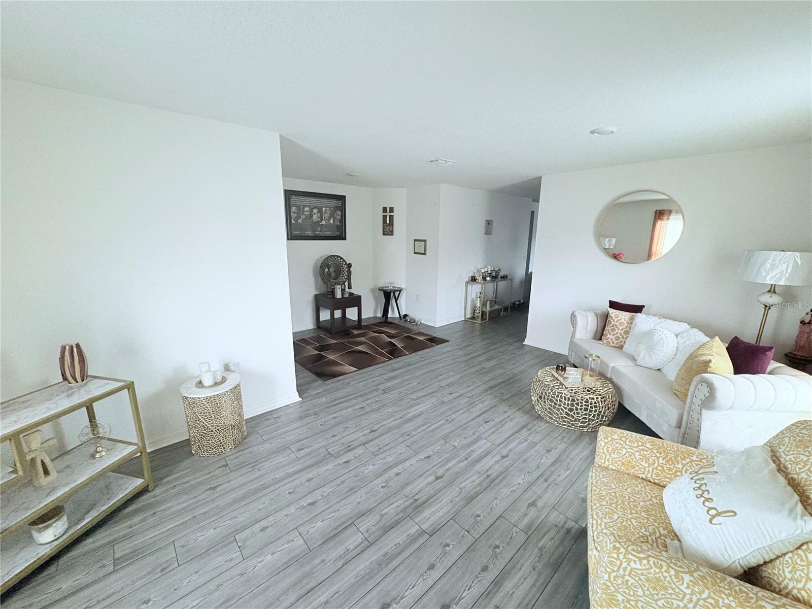Property Photo: 1713 Redfin Way FL 34759