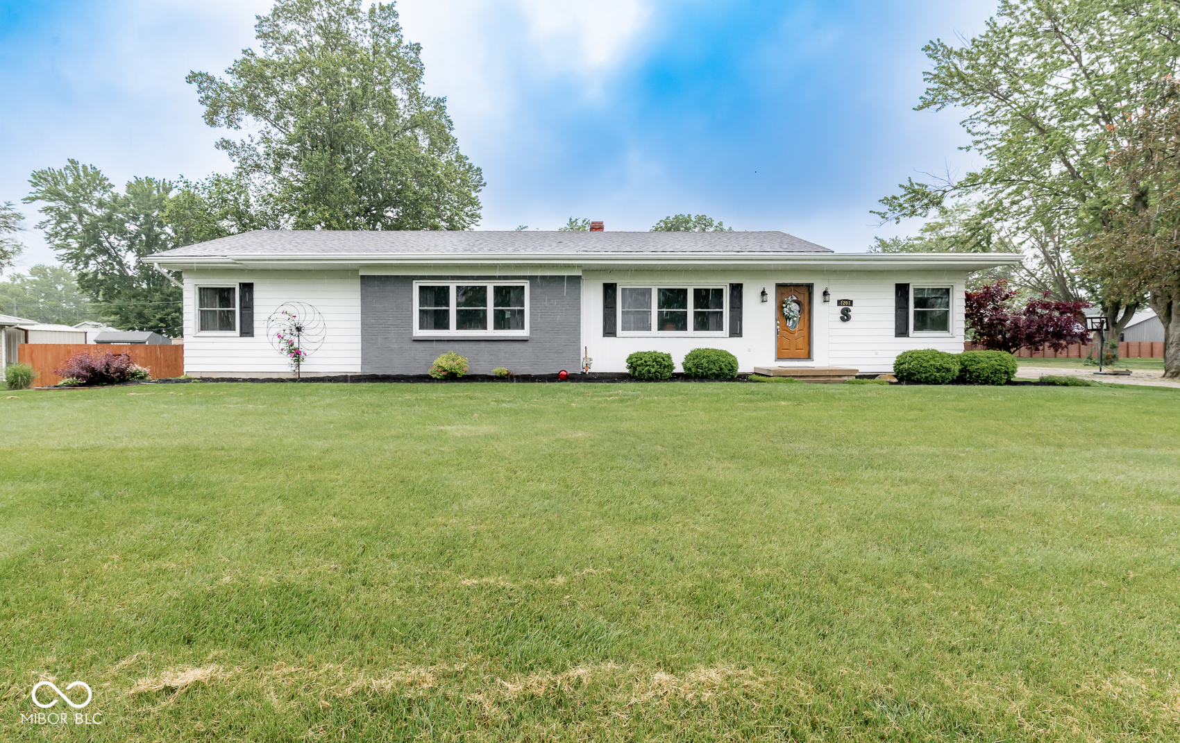 Property Photo:  1201 Washington Avenue  IN 47274 