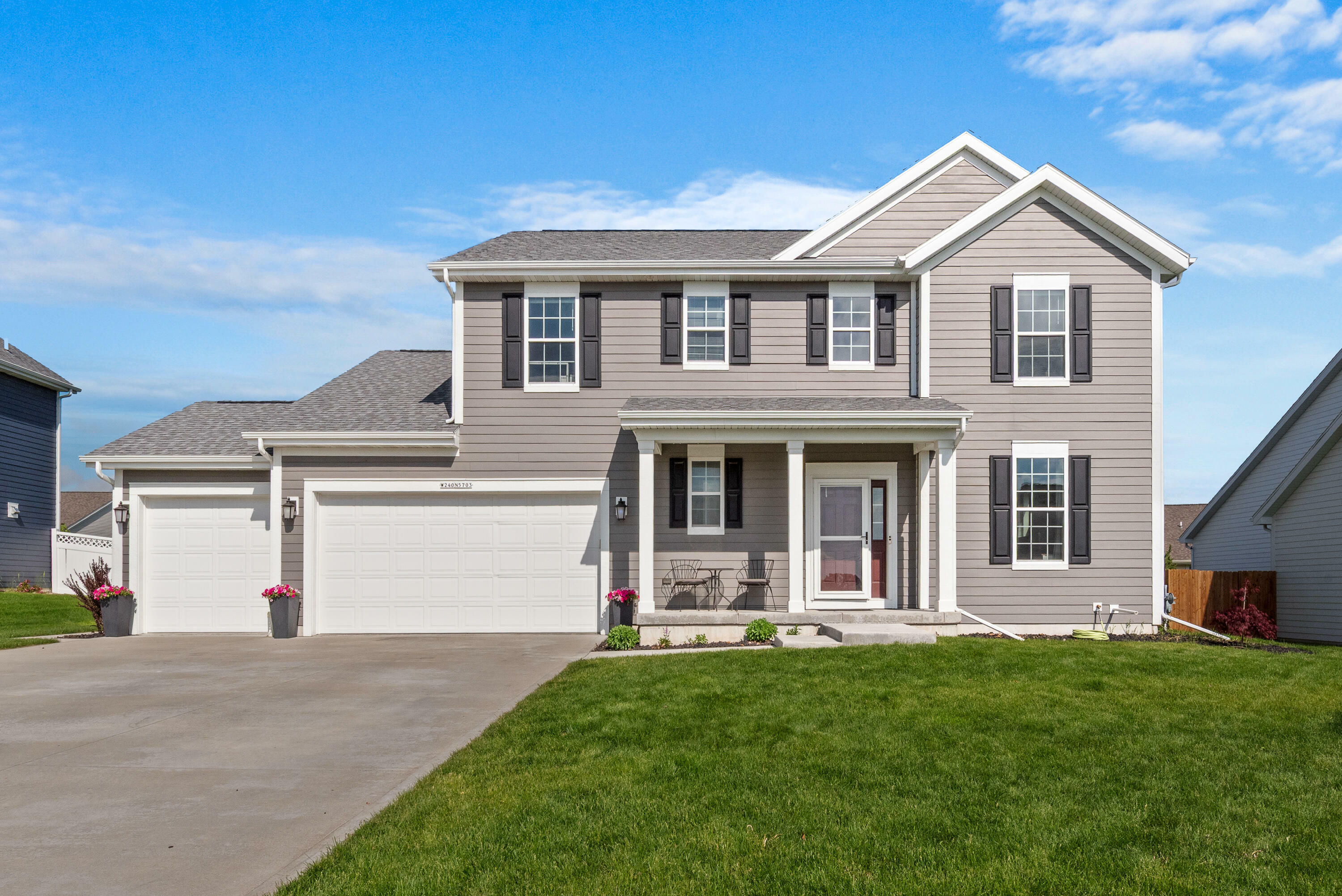 Property Photo:  W240n5703 Maple Grove Ln  WI 53089 