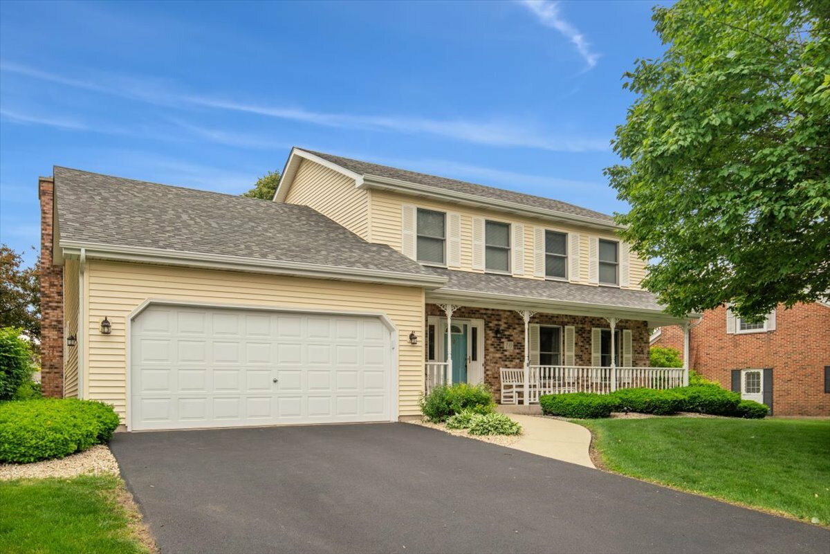 Property Photo: 10 S Canterbury Road IL 60506