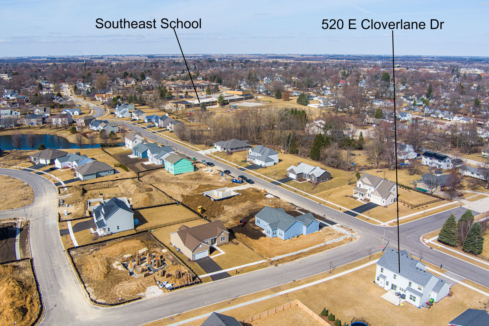Property Photo:  520 E Cloverlane Drive  IL 60178 