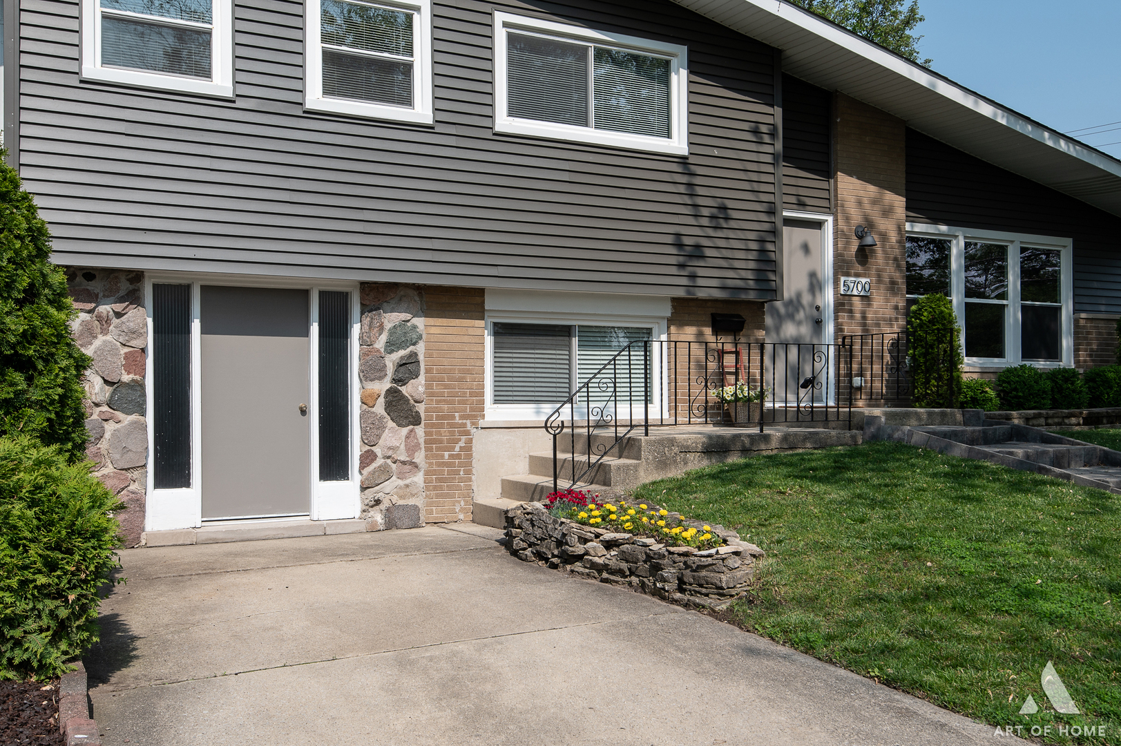Property Photo: 5700 Grange Avenue IL 60452
