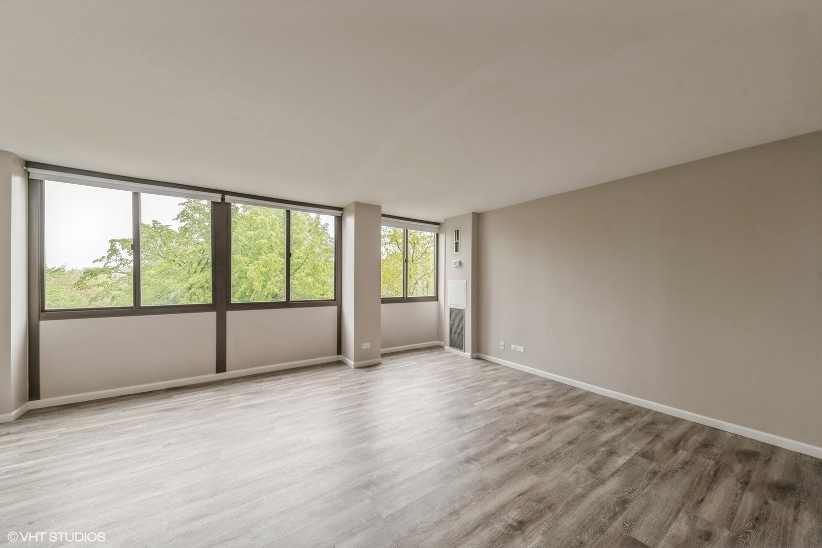 Property Photo: 4850 S Lake Park Avenue 512 IL 60615