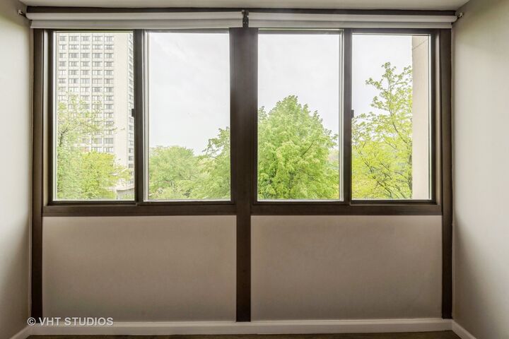 Property Photo: 4850 S Lake Park Avenue 512 IL 60615