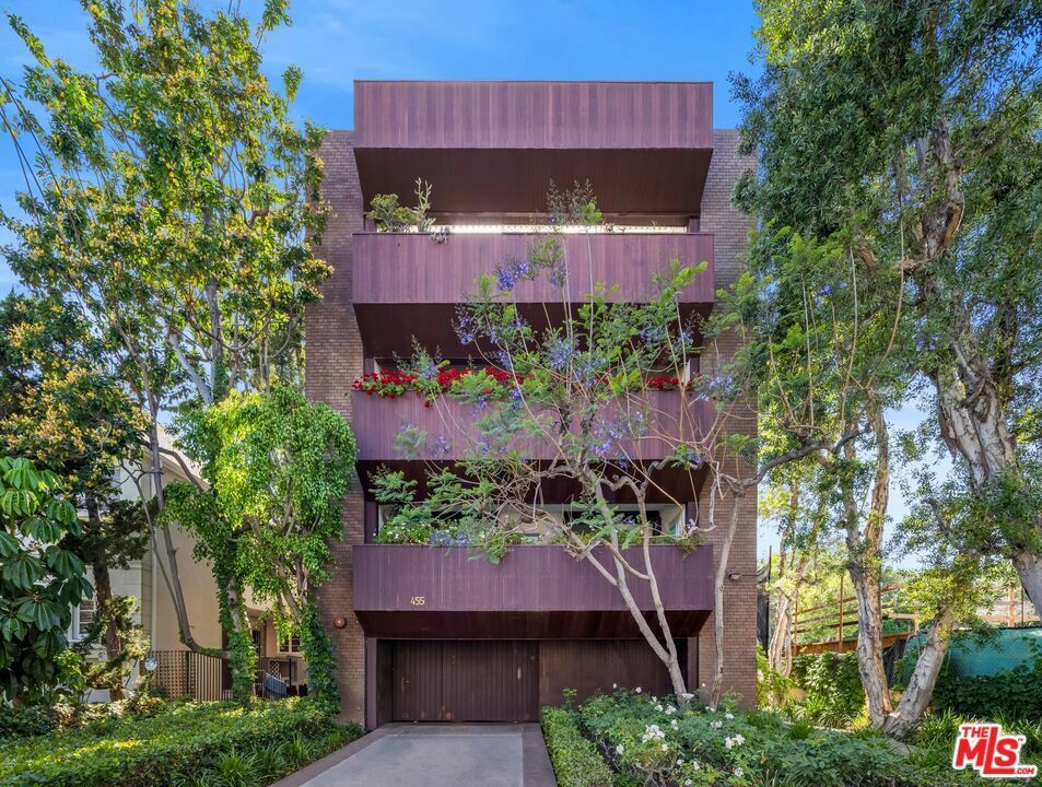 455 N Oakhurst Drive 3  Beverly Hills CA 90210 photo
