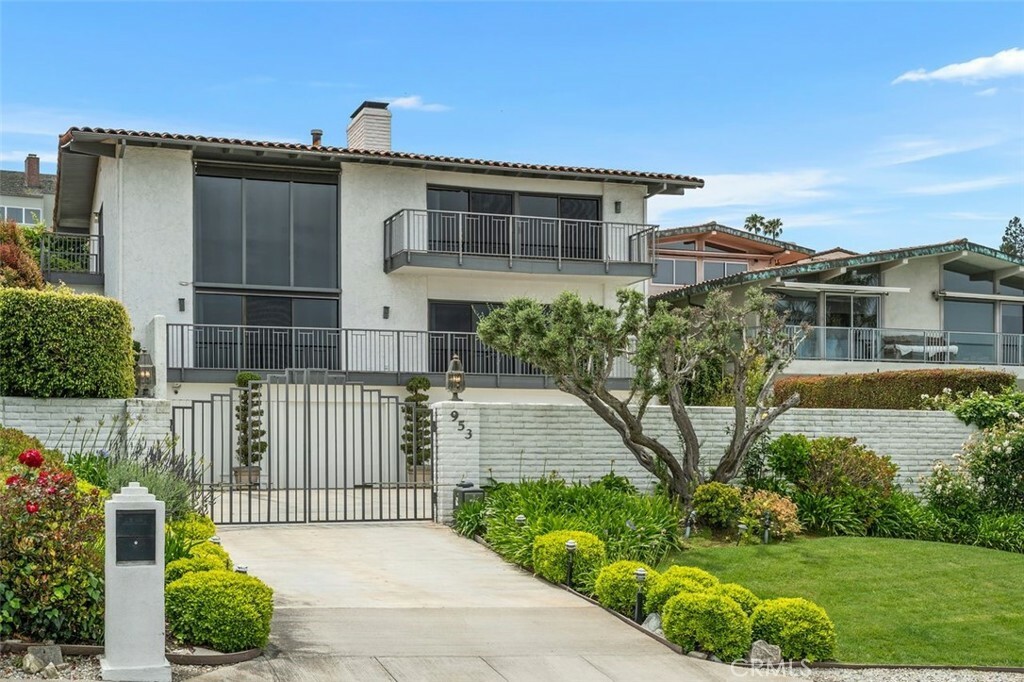 Property Photo: 953 Via Del Monte CA 90274