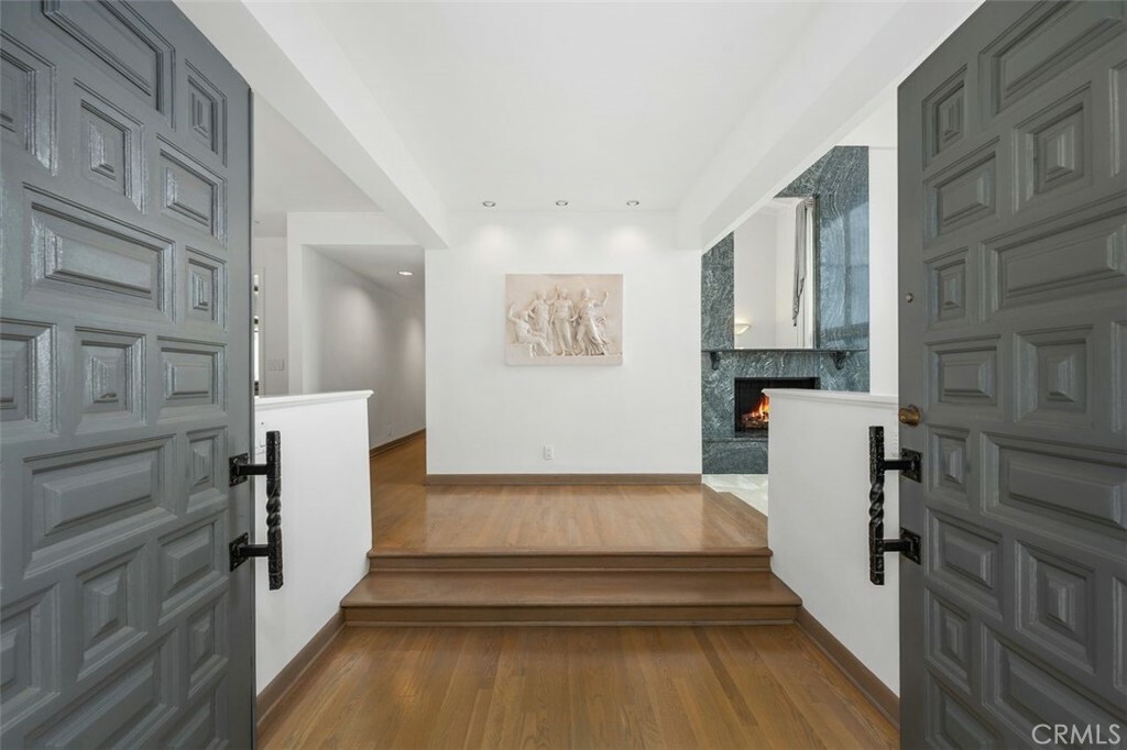 Property Photo: 953 Via Del Monte CA 90274