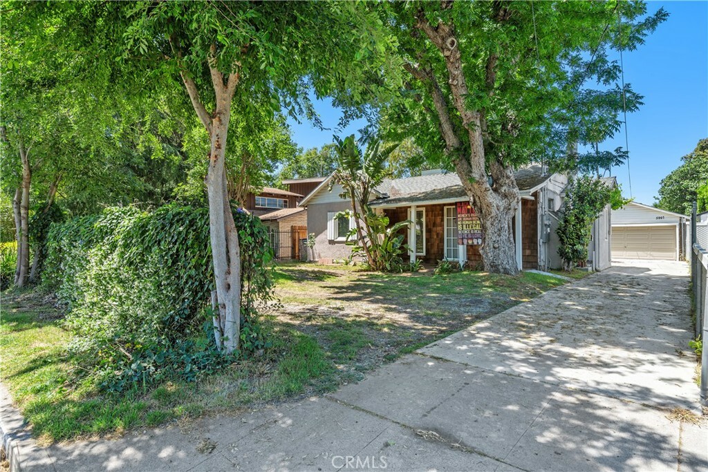 Property Photo:  5919 Cantaloupe Avenue  CA 91401 