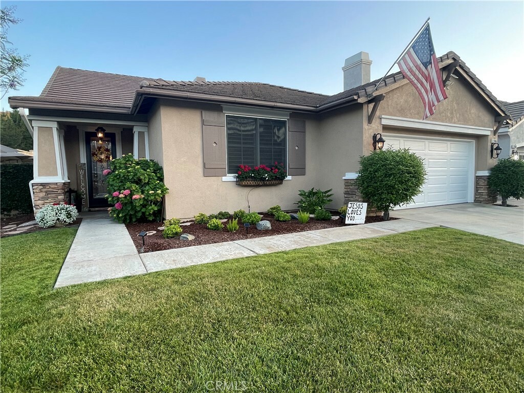 Property Photo:  27665 Bottle Brush Way  CA 92562 