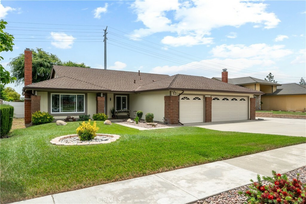 Property Photo:  454 E Merrimac Street  CA 91784 