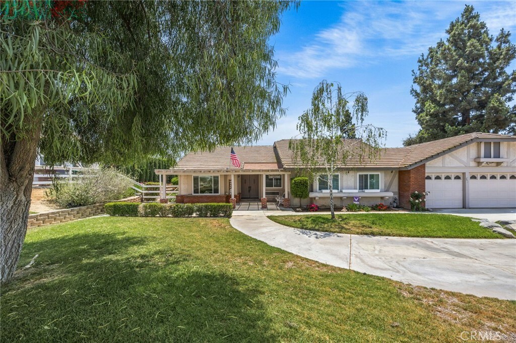 Property Photo: 17477 Owl Tree Road CA 92504
