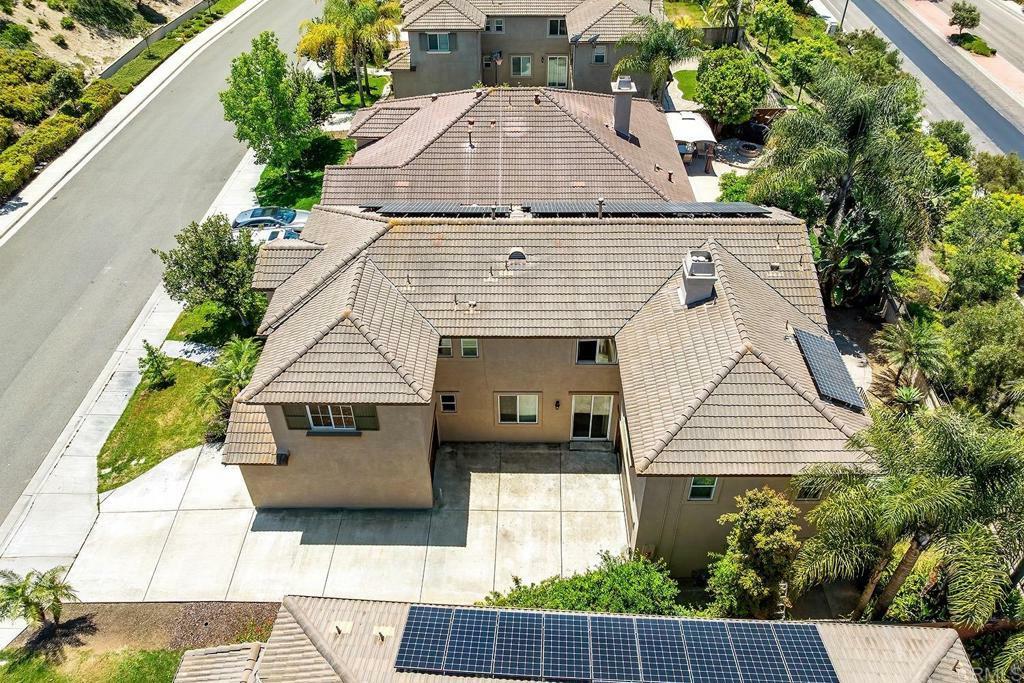 Property Photo: 1049 Boulder Place CA 92057