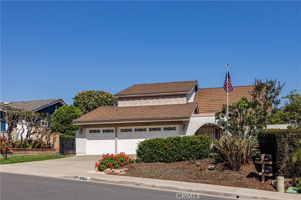 Property Photo: 23552 Campestre CA 92691