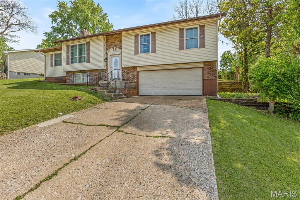 Property Photo: 2110 Devonshire Drive MO 63052