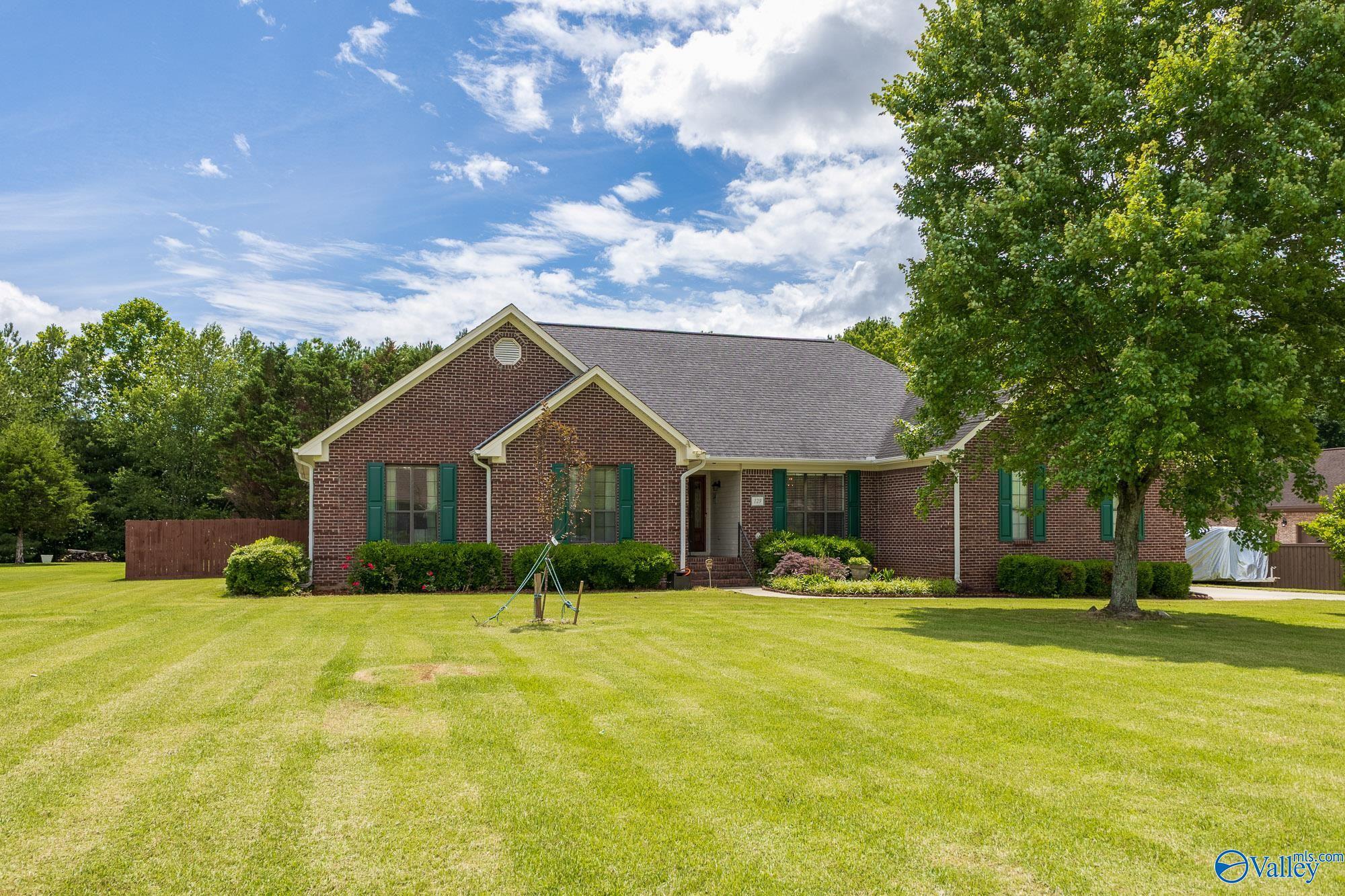 Property Photo: 129 Ivywood Road AL 35603