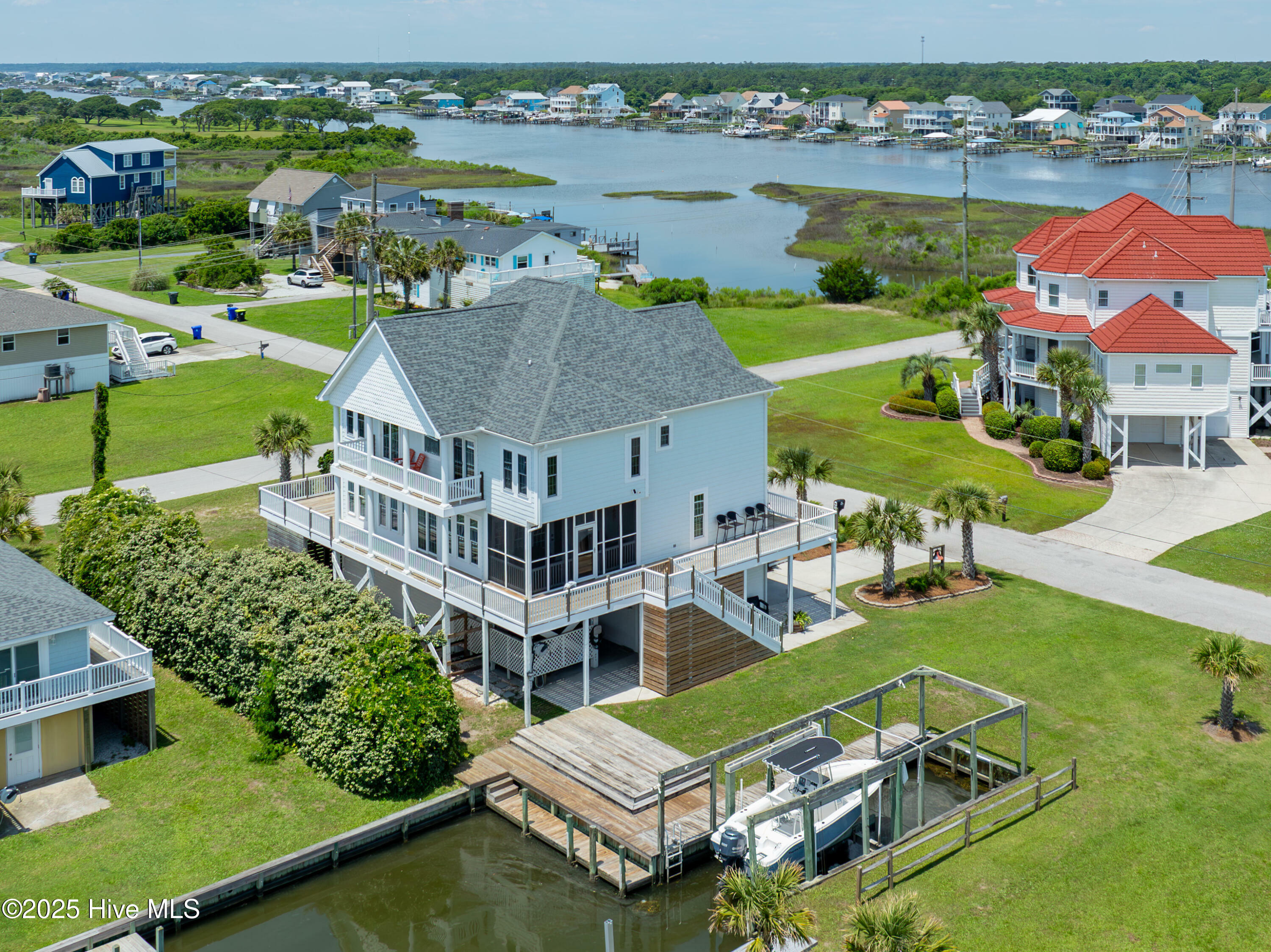 Property Photo: 306 Marina Way NC 28460