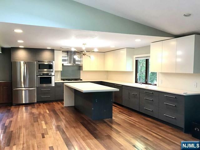 Property Photo:  81 Hazelton Terrace  NJ 07670 