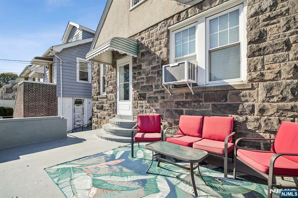 Property Photo:  23 Glen Street 1  NJ 07010 