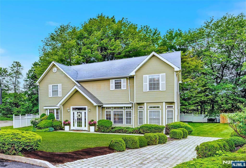 Property Photo:  8 Mary Court  NJ 07430 