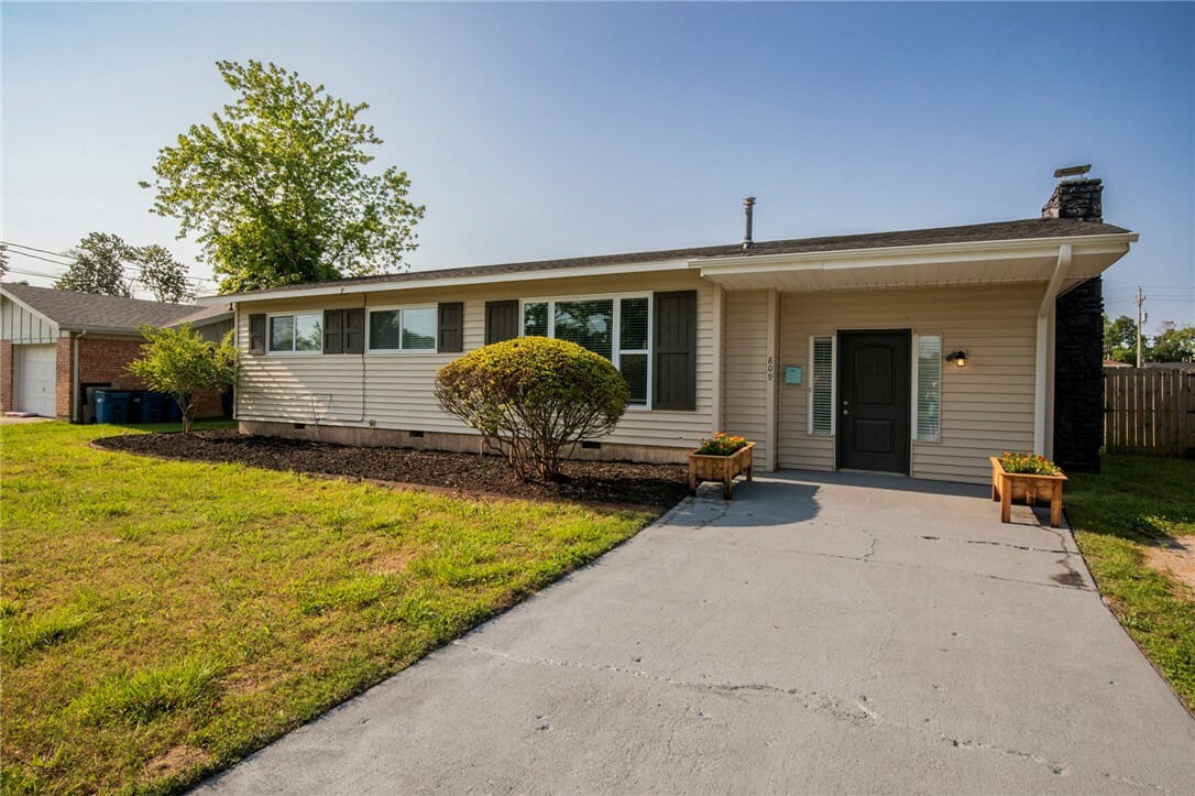 809 11th Street  Bentonville AR 72712 photo