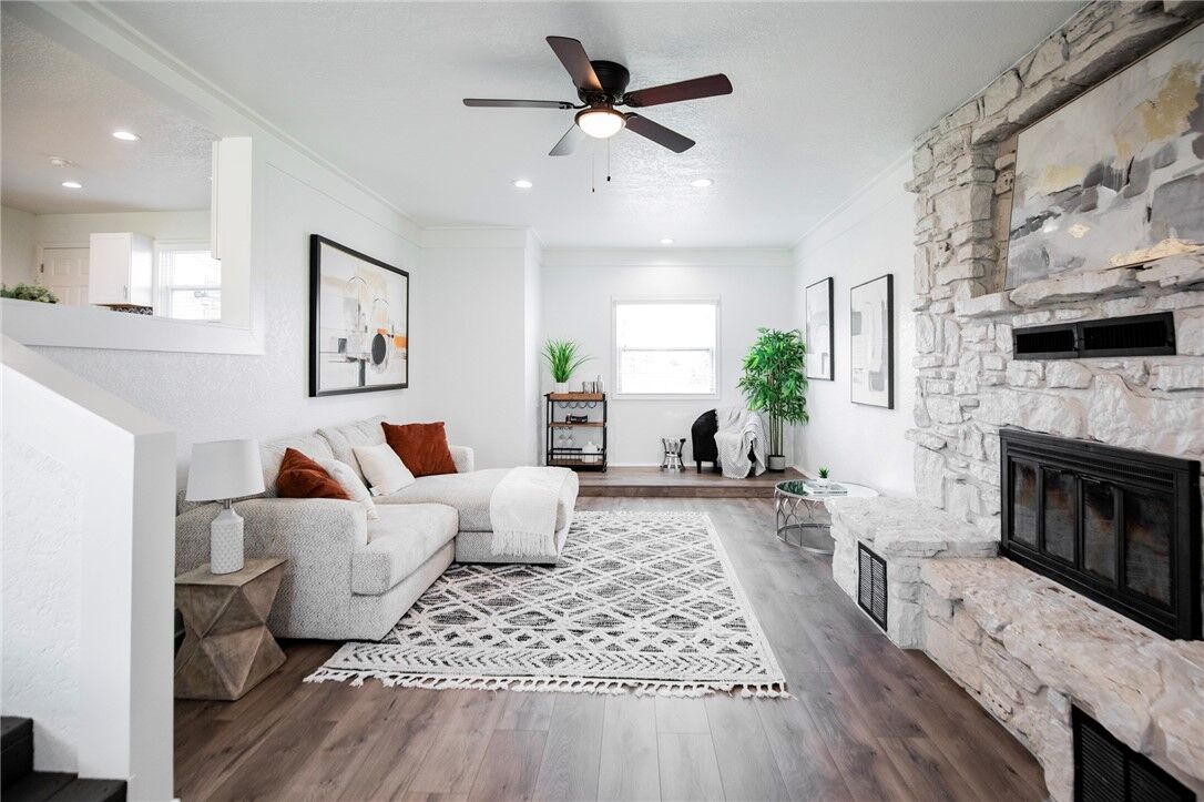 Property Photo: 809 NW 11th Street AR 72712